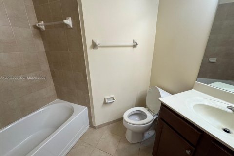 Apartment in Doral, Florida 2 bedrooms, 111.95 sq.m. № 2077923 - photo 4