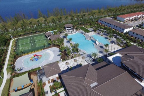 Apartment in Doral, Florida 2 bedrooms, 111.95 sq.m. № 2077923 - photo 15