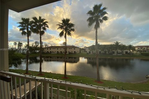 Apartment in Doral, Florida 2 bedrooms, 111.95 sq.m. № 2077923 - photo 17