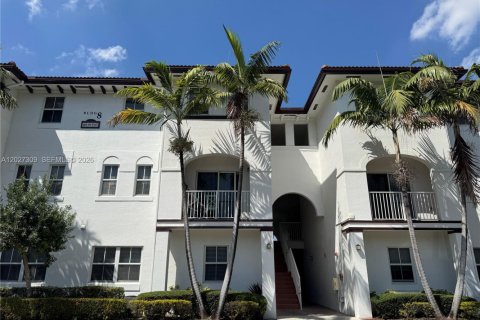 Apartment in Doral, Florida 2 bedrooms, 111.95 sq.m. № 2077923