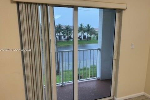 Apartment in Doral, Florida 2 bedrooms, 111.95 sq.m. № 2077923 - photo 28