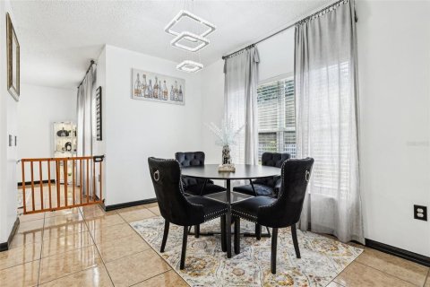 House in Kissimmee, Florida 4 bedrooms, 264.49 sq.m. № 1743751 - photo 14