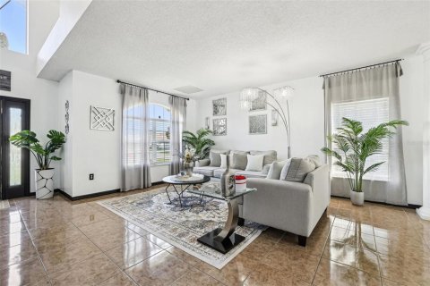 House in Kissimmee, Florida 4 bedrooms, 264.49 sq.m. № 1743751 - photo 2