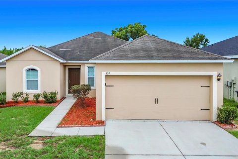 House in Davenport, Florida 3 bedrooms, 147.99 sq.m. № 2091788