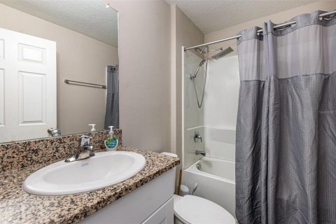 House in Winter Haven, Florida 3 bedrooms, 133.78 sq.m. № 1769057 - photo 15