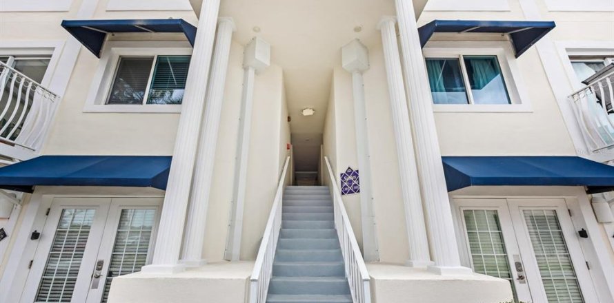 Condominio en Cape Canaveral, Florida, 1 dormitorio № 1670941