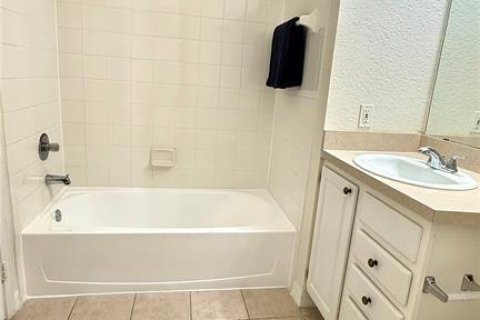 Condo in Maitland, Florida, 2 bedrooms  № 1843300 - photo 11
