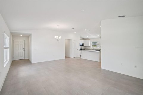 Villa ou maison à vendre à Mount Dora, Floride: 3 chambres, 140.38 m2 № 2408813 - photo 2