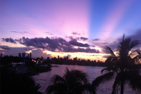 Copropriété à louer à Miami Beach, Floride: 3 chambres, 198.81 m2 № 2051583 - photo 22