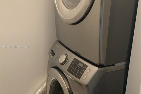 Copropriété à louer à Miami Beach, Floride: 3 chambres, 198.81 m2 № 2051583 - photo 24