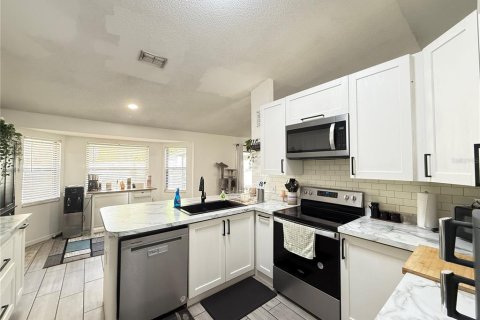 House in Lakeland, Florida 3 bedrooms, 135.82 sq.m. № 1722203 - photo 4