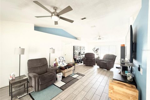 House in Lakeland, Florida 3 bedrooms, 135.82 sq.m. № 1722203 - photo 12