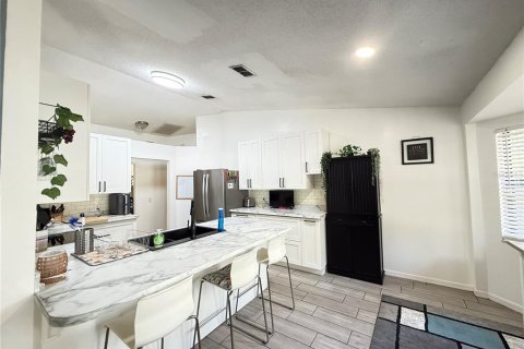House in Lakeland, Florida 3 bedrooms, 135.82 sq.m. № 1722203 - photo 9