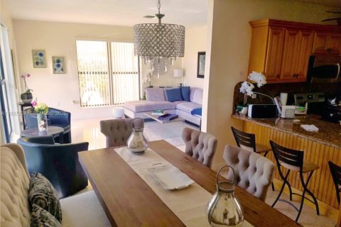 Купить виллу или дом в Майами, Флорида 4 спальни, 129.6м2, № 1998183 - фото 16