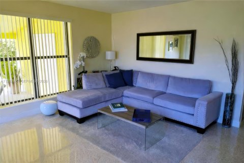 Купить виллу или дом в Майами, Флорида 4 спальни, 129.6м2, № 1998183 - фото 10