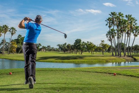 Купить виллу или дом в Майами, Флорида 4 спальни, 129.6м2, № 1998183 - фото 25