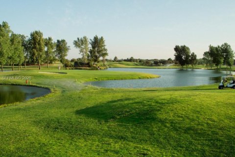 Купить виллу или дом в Майами, Флорида 4 спальни, 129.6м2, № 1998183 - фото 23