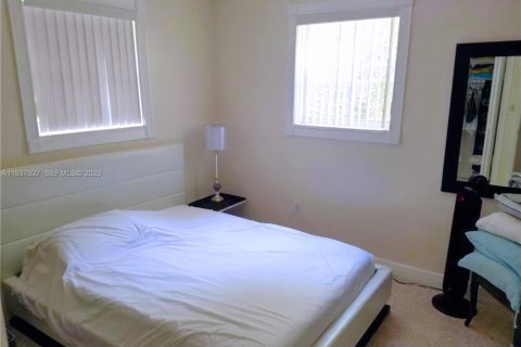 Купить виллу или дом в Майами, Флорида 4 спальни, 129.6м2, № 1998183 - фото 19