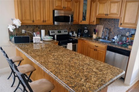 Купить виллу или дом в Майами, Флорида 4 спальни, 129.6м2, № 1998183 - фото 14