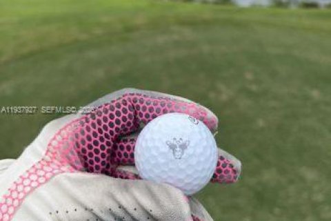 Купить виллу или дом в Майами, Флорида 4 спальни, 129.6м2, № 1998183 - фото 24