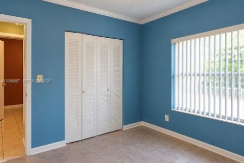 Commercial property in Miami, Florida № 2401262 - photo 16