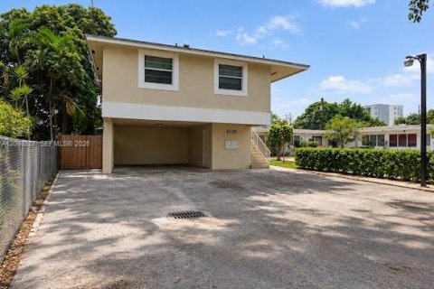 Commercial property in Miami, Florida № 2401262 - photo 4