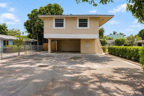 Commercial property in Miami, Florida № 2401262 - photo 3