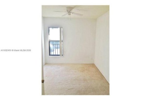 Condo in Sunrise, Florida, 2 bedrooms  № 1874993 - photo 4