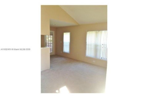 Condo in Sunrise, Florida, 2 bedrooms  № 1874993 - photo 2