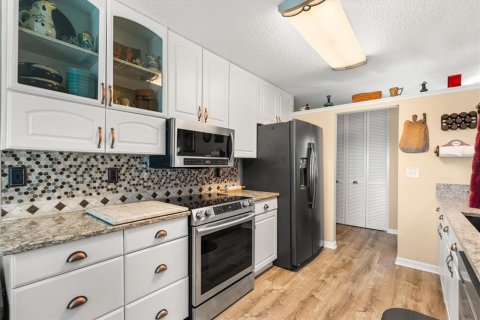 House in Leesburg, Florida 3 bedrooms, 216.18 sq.m. № 1902685 - photo 6