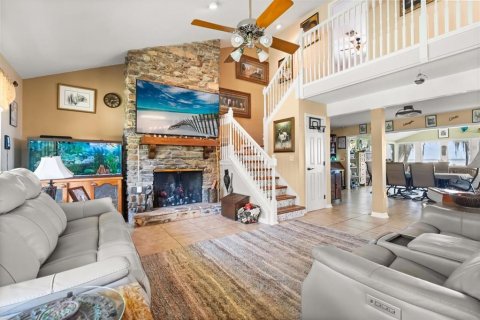 Casa en venta en Leesburg, Florida, 3 dormitorios, 216.18 m2 № 1902685 - foto 5