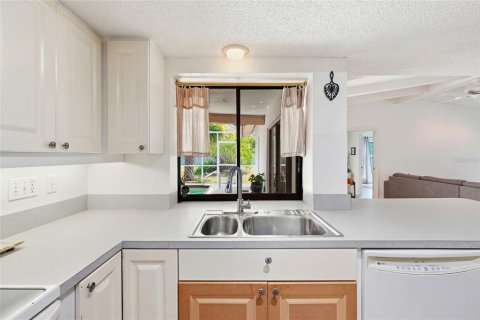 Villa ou maison à vendre à Sarasota, Floride: 3 chambres, 215.44 m2 № 2095689 - photo 10
