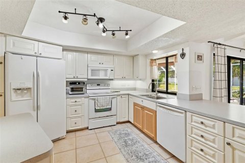 Villa ou maison à vendre à Sarasota, Floride: 3 chambres, 215.44 m2 № 2095689 - photo 11