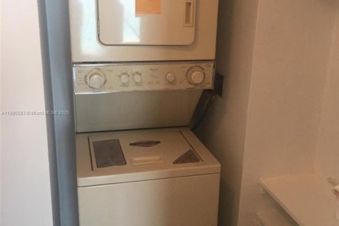 Снять в аренду кондоминиум в Майами-Бич, Флорида 1 спальня, 91.04м2, № 1943376 - фото 19