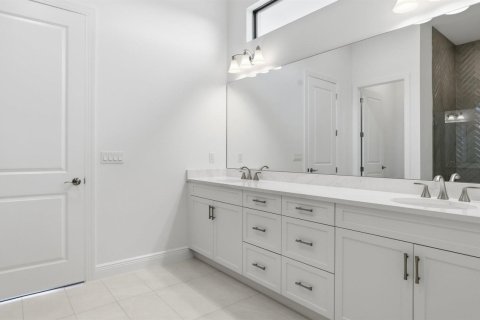 House in Port St. Lucie, Florida 3 bedrooms, 264.4 sq.m. № 2147288 - photo 27