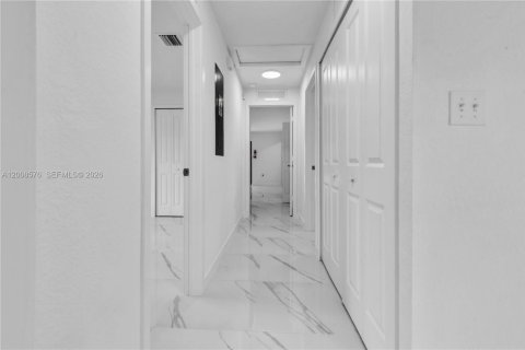 Casa en venta en Homestead, Florida, 4 dormitorios, 167.41 m2 № 2244312 - foto 14