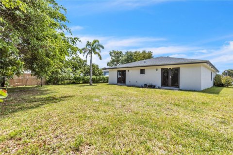 Casa en venta en Homestead, Florida, 4 dormitorios, 167.41 m2 № 2244312 - foto 24