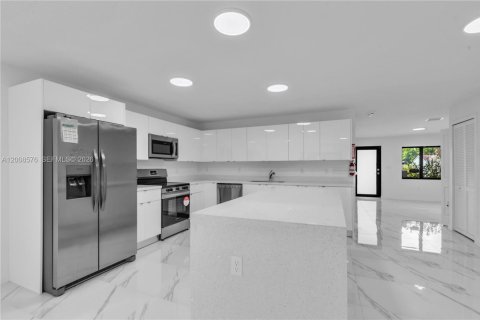 Casa en venta en Homestead, Florida, 4 dormitorios, 167.41 m2 № 2244312 - foto 8