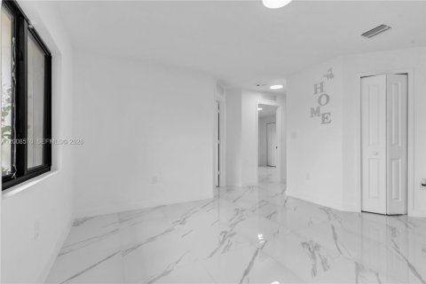 Casa en venta en Homestead, Florida, 4 dormitorios, 167.41 m2 № 2244312 - foto 4