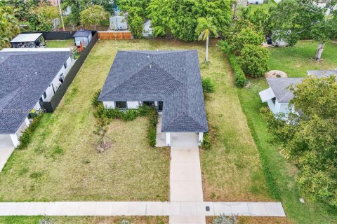 Casa en venta en Homestead, Florida, 4 dormitorios, 167.41 m2 № 2244312 - foto 20