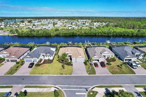 House in Port Charlotte, Florida 4 bedrooms, 219.81 sq.m. № 1791887 - photo 8