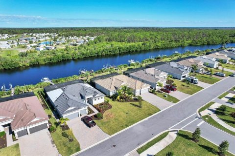 House in Port Charlotte, Florida 4 bedrooms, 219.81 sq.m. № 1791887 - photo 9