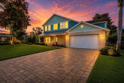 House in Ormond Beach, Florida 3 bedrooms, 212.93 sq.m. № 2339184