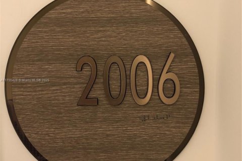 Copropriété à vendre à Miami, Floride: 2 chambres, 99.13 m2 № 2022606 - photo 13