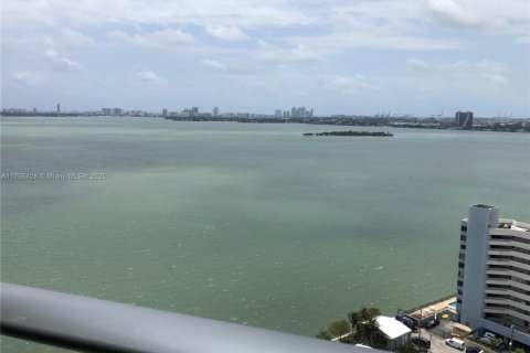 Copropriété à vendre à Miami, Floride: 2 chambres, 99.13 m2 № 2022606 - photo 4