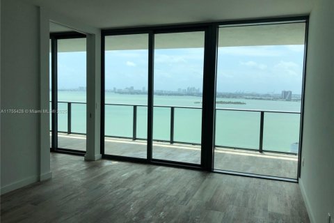Copropriété à vendre à Miami, Floride: 2 chambres, 99.13 m2 № 2022606 - photo 2