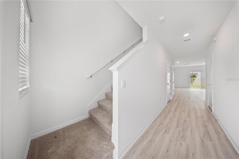 Townhouse in Lakeland, Florida 3 bedrooms, 136.01 sq.m. № 2210400 - photo 6