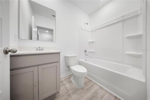 Townhouse in Lakeland, Florida 3 bedrooms, 136.01 sq.m. № 2210400 - photo 10