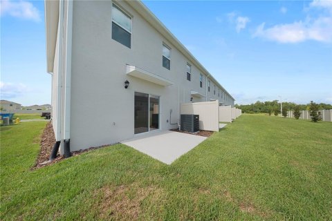 Townhouse in Lakeland, Florida 3 bedrooms, 136.01 sq.m. № 2210400 - photo 18