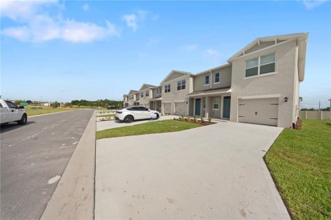 Townhouse in Lakeland, Florida 3 bedrooms, 136.01 sq.m. № 2210400 - photo 16